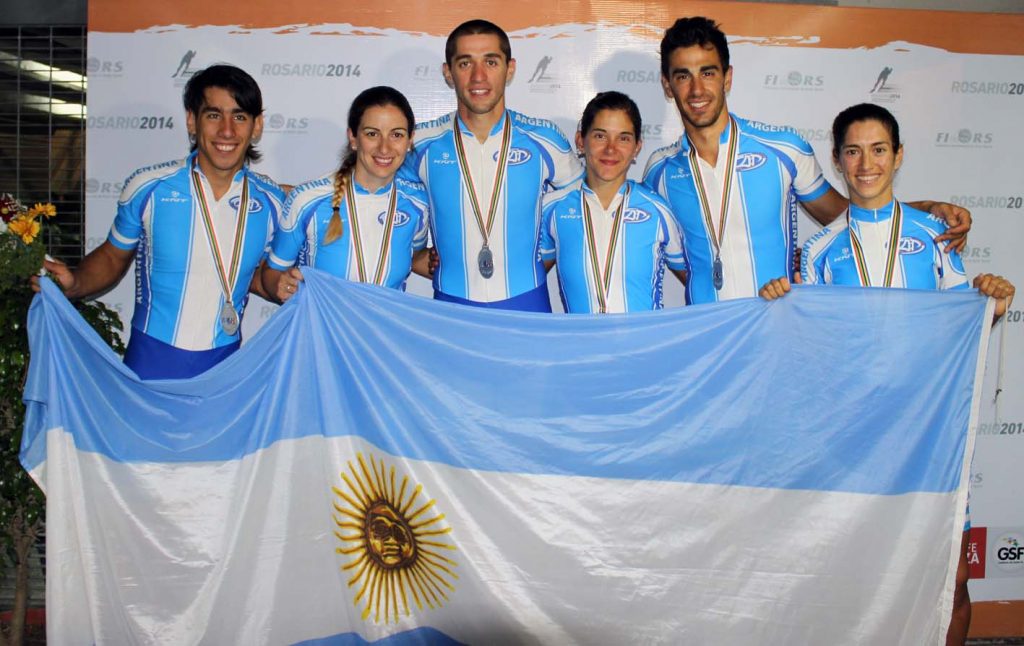 Los argentinos que lograron la medalla de plata en los relevos. 
