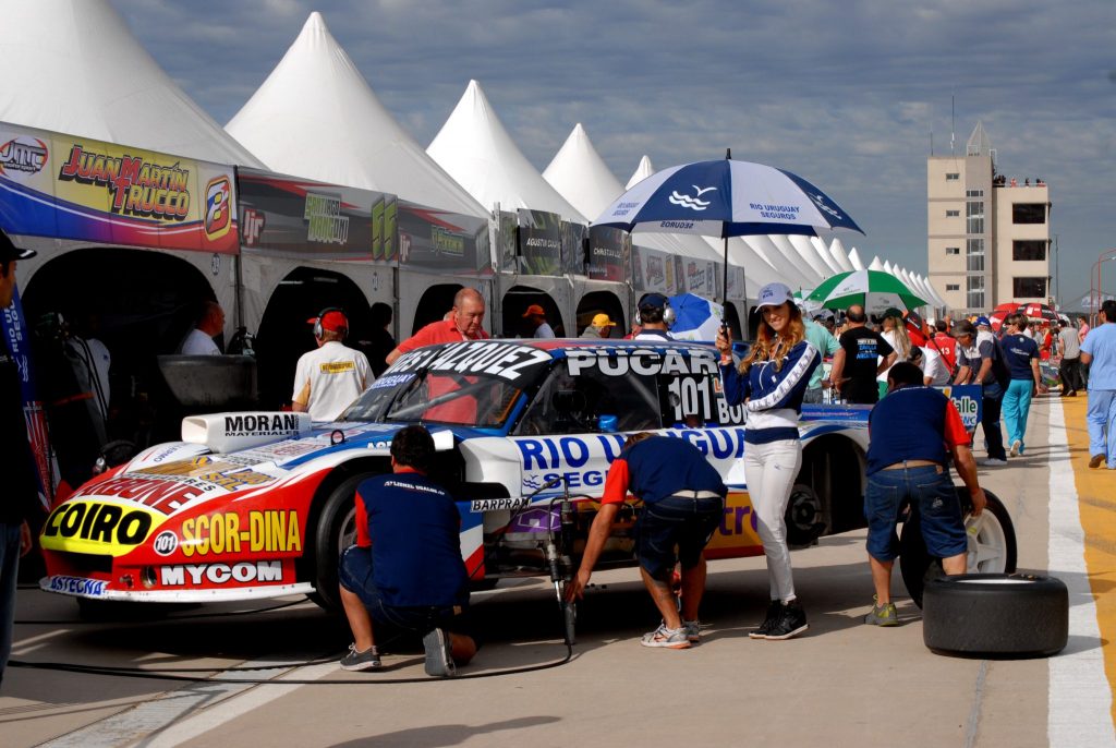 El auto de Lionel Ugalde en boxes. (Foto: Prensa ACTC)