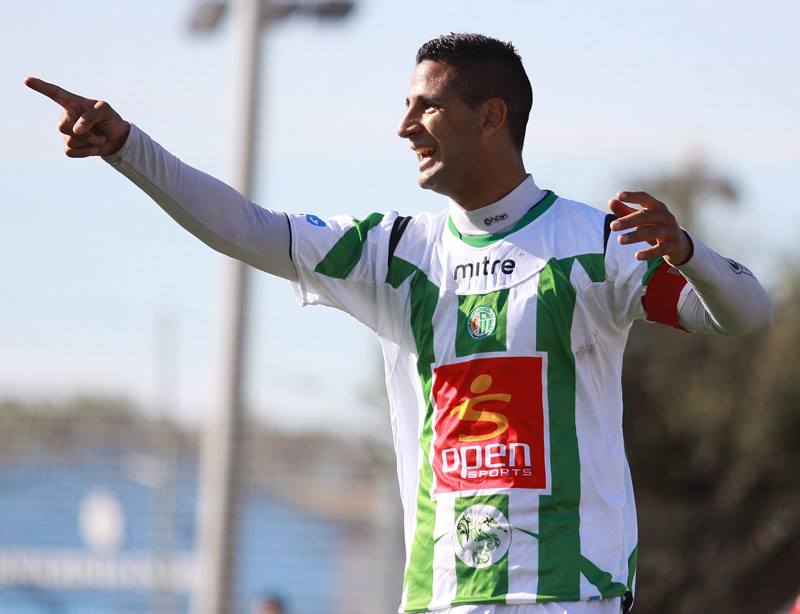 Damián De Hoyos celebrando su gol ante Sarmiento. (Foto: Prensa Kimberley)
