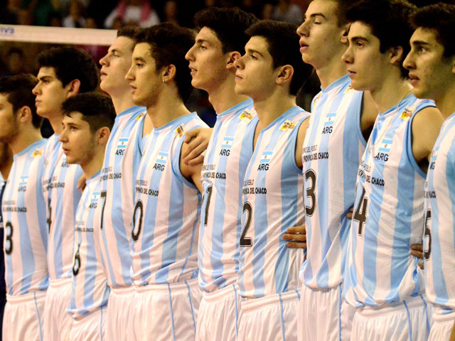 El equipo argentino al momento del himno nacional. 