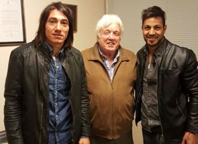 Pablo Lugüercio, José Moscuzza y Gastón Díaz luego de firmar. (Foto: Facebook Aldosivi)