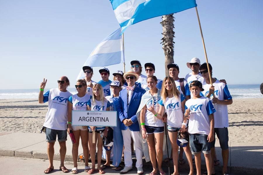 El equipo nacional de los World ISA Surfing Games.