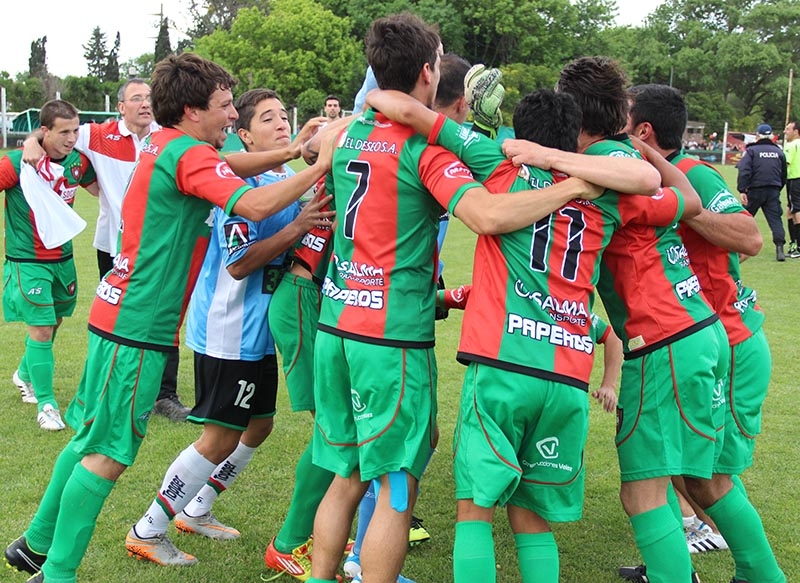 Círculo Deportivo celebra su triunfo en semifinales. 