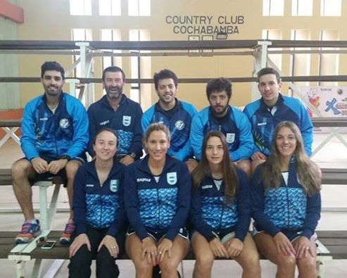 EQUIPO. Los integrantes de la Selección Argentina de squash para el Sudamericano. (Foto: Facebook)