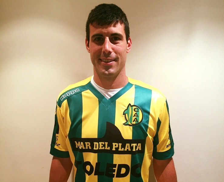 Sebastián Penco ya luce la camiseta de Aldosivi. (Foto: Facebook Aldosivi)