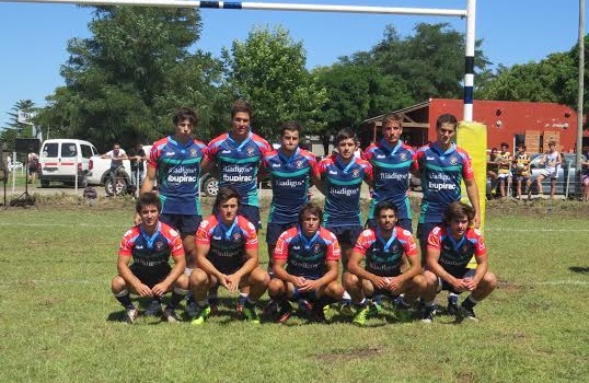 El plantel de Seven de la Unión de Rugby de Mar del Plata el año pasado. (Foto: Lorena Medina)