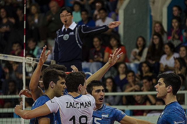 Argentina logró un importante triunfo en Bariloche. (Foto: Voley Sur)