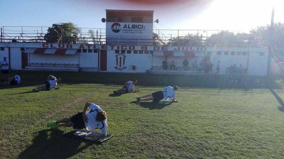 Alvarado entrenando bajo el sol de 9 de Julio. (Foto: Prensa Alvarado)