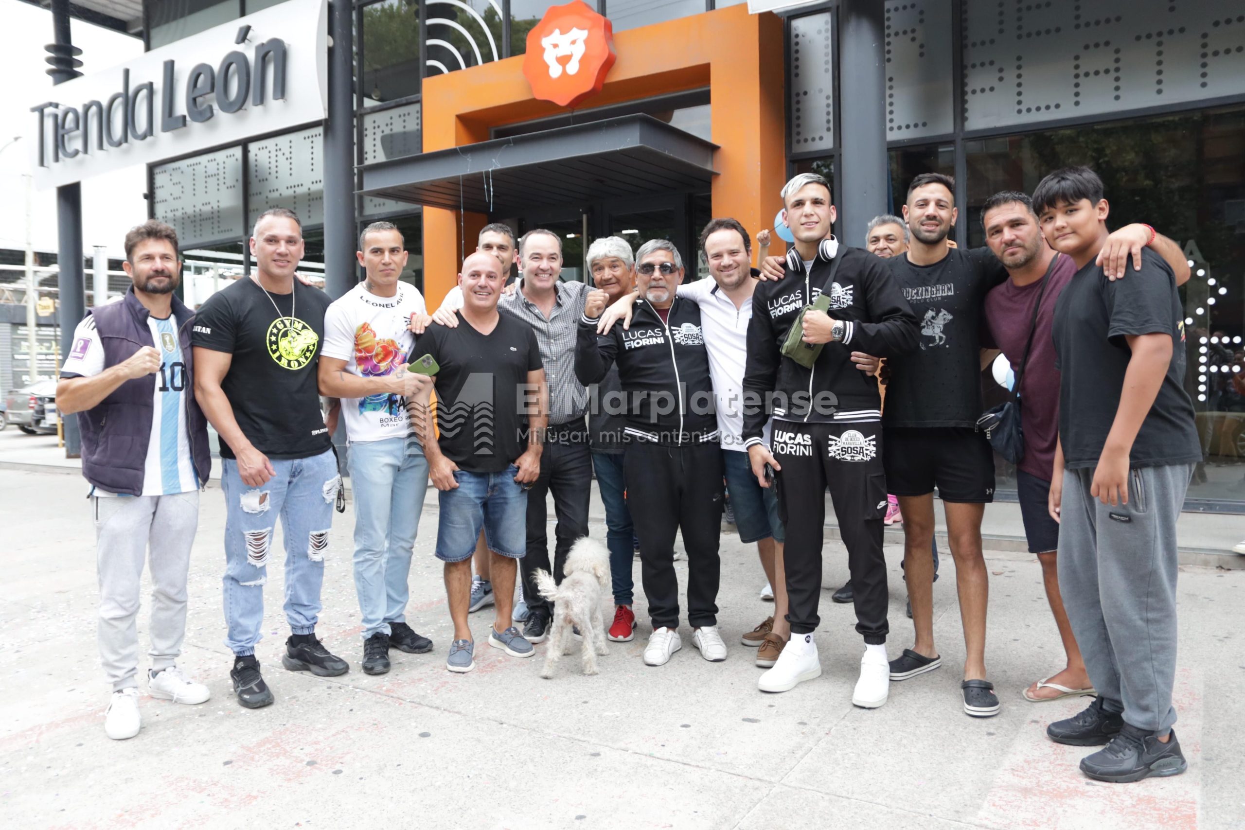 Leonel Avila llegó a Mar del Plata con el cinturón (foto Florencia Arroyos)
