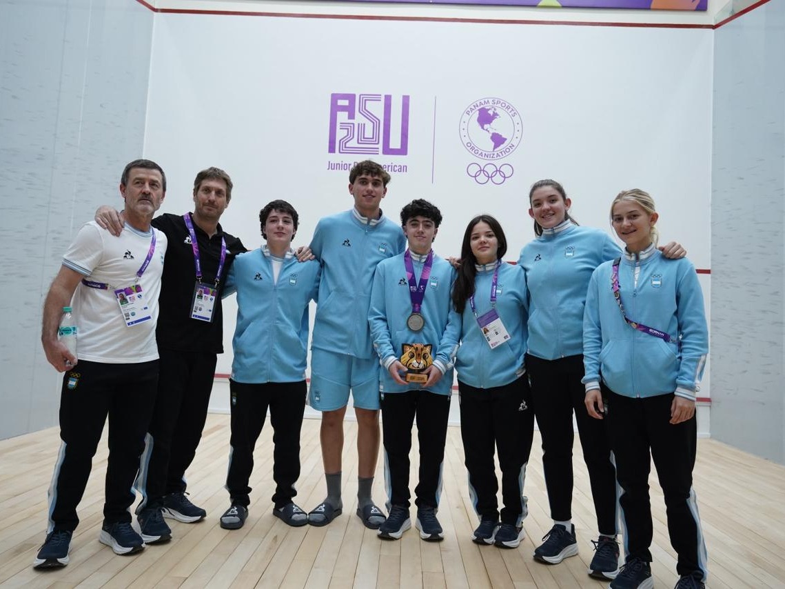 El equipo argentino de Squash en Paraguay (Foto: Alejandro Salgado - COA)